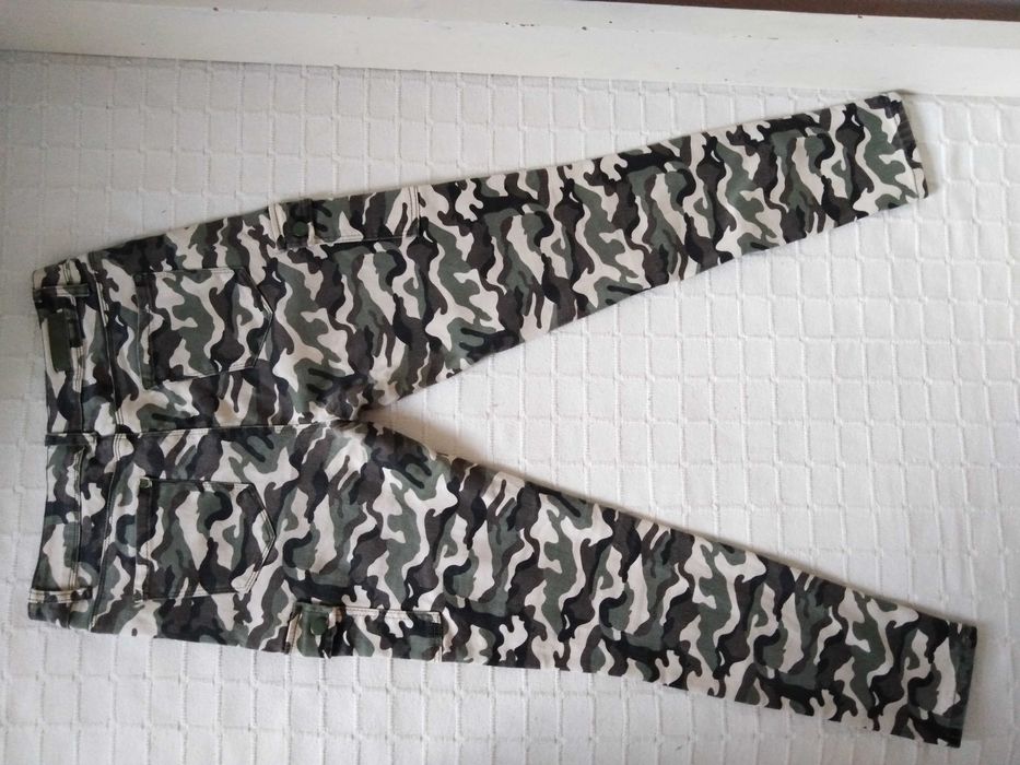 Calças Camufladas Sarah John 44