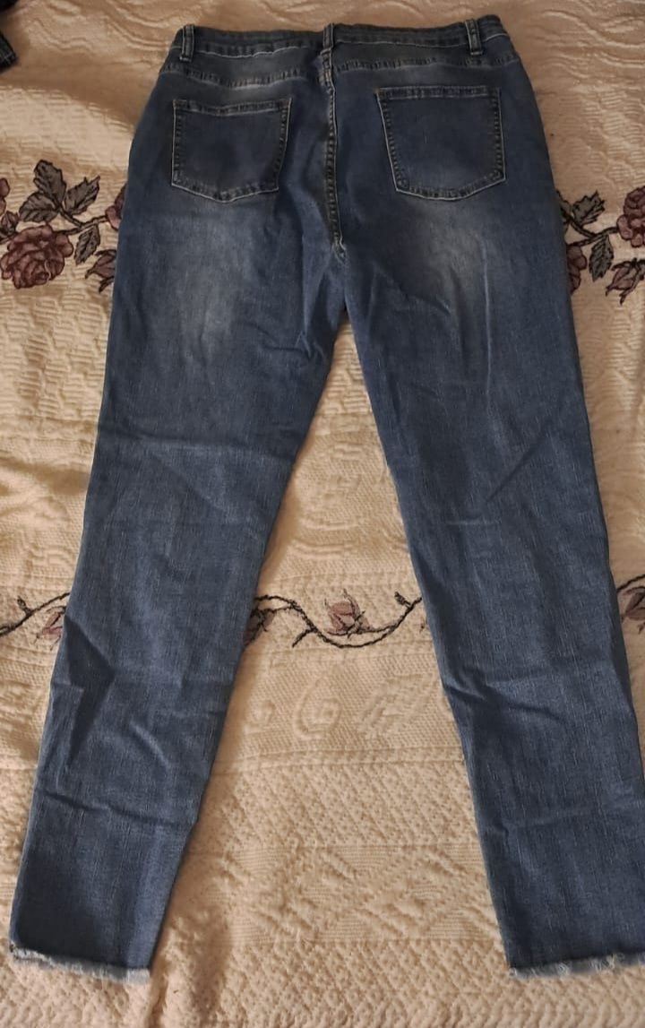 Vendo dois pares de calças de ganga novas