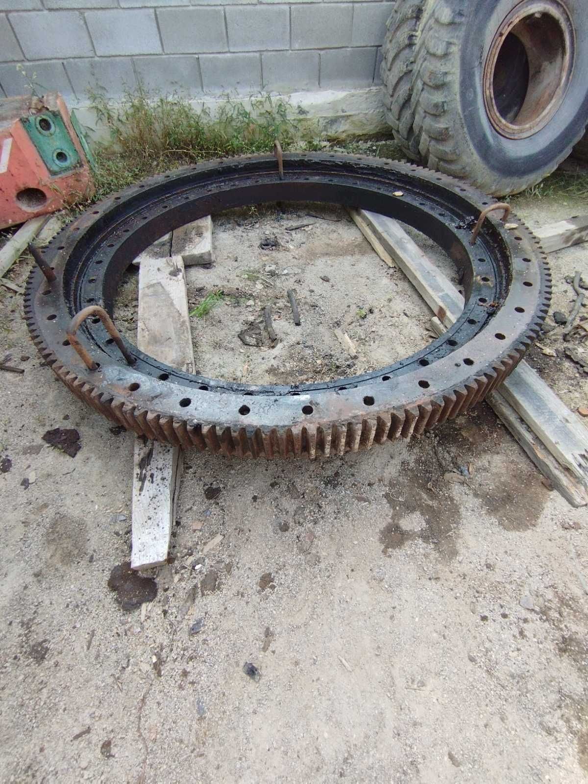 Поворотний круг Кран КС 5363.  Поворотний механізм КС 5363. Опора КС