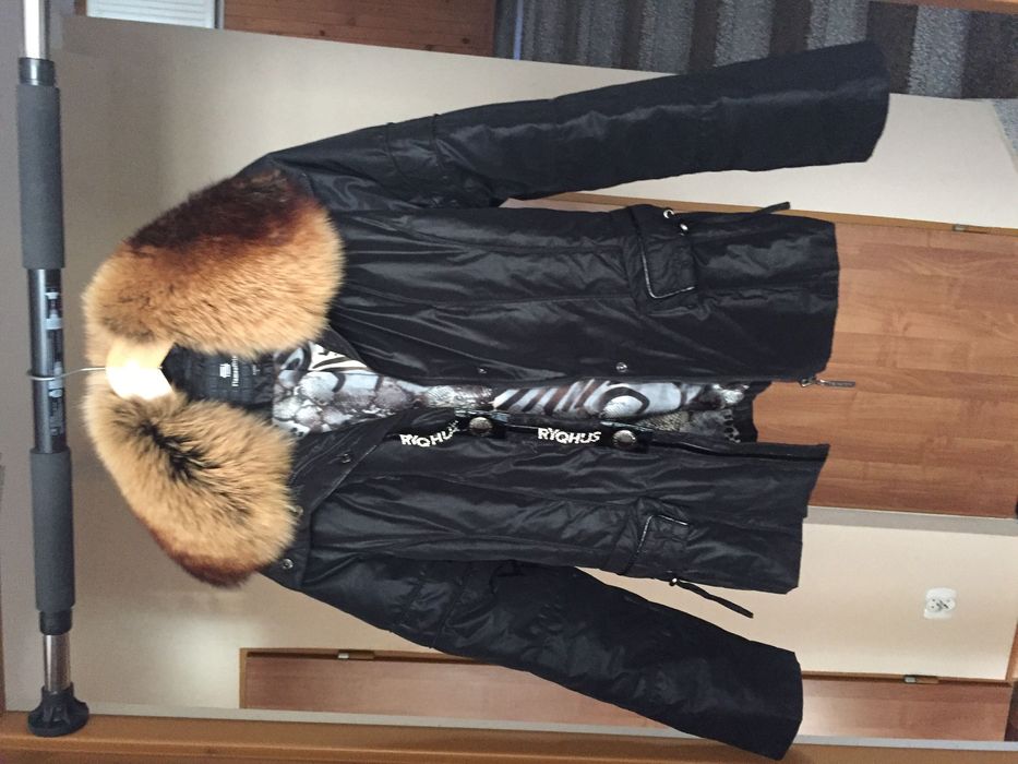 Kurtka z pięknym kołnierzem z lisa