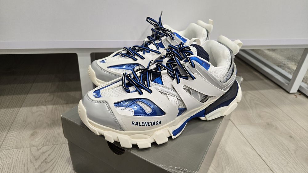 Balenciaga track 1