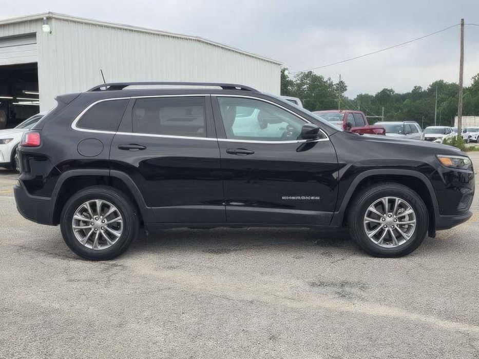 Jeep Cherokee Latitude Lux      2022