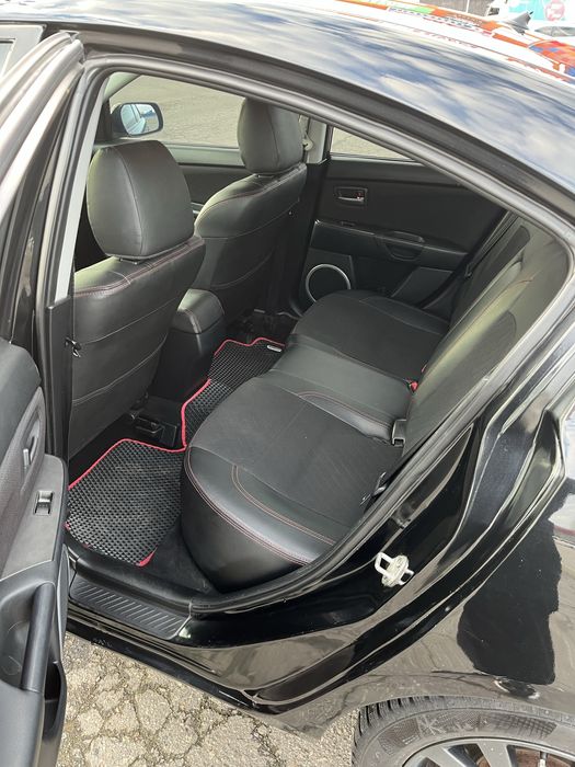 Продам автомобиль Мазда 3