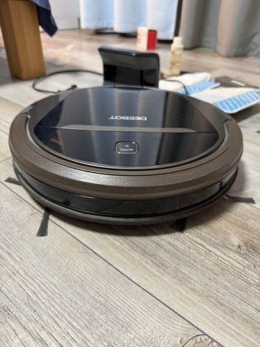 Робот-пилосос Ecovacs Deebot DM81