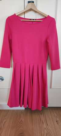 Różowa sukienka Sinsay