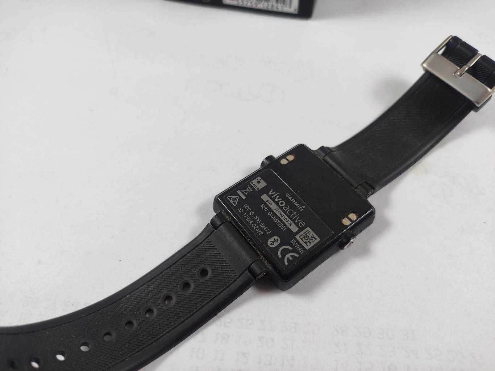 Smartwatch Garmin Vivoactive pudełko