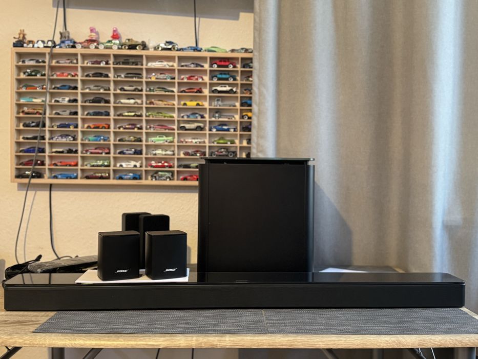 Домашній кінотеантр Bose Soundbar 700 + Bass Module 700 + Speakers