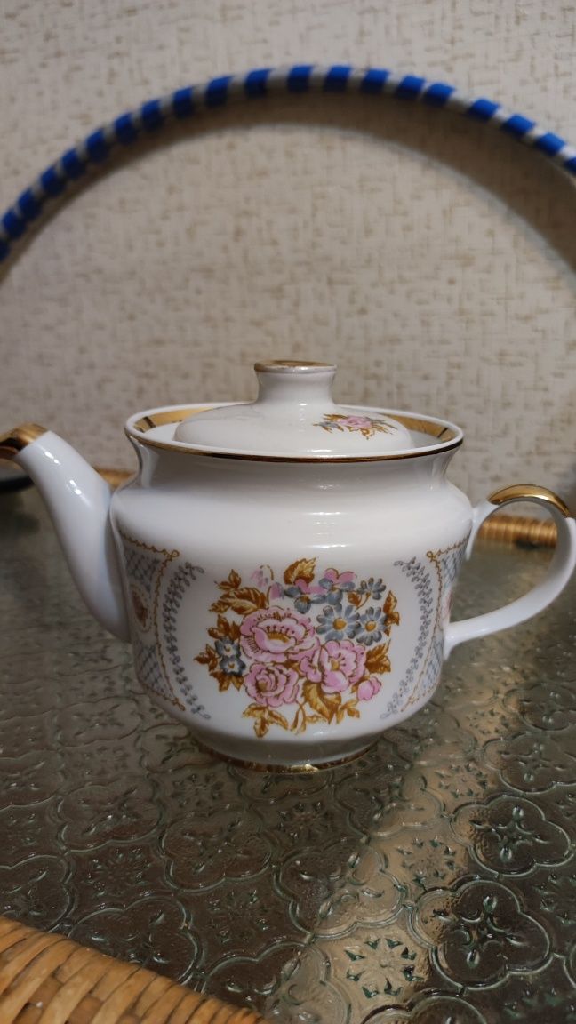 Фарфоровий чайник СССР з позолотою