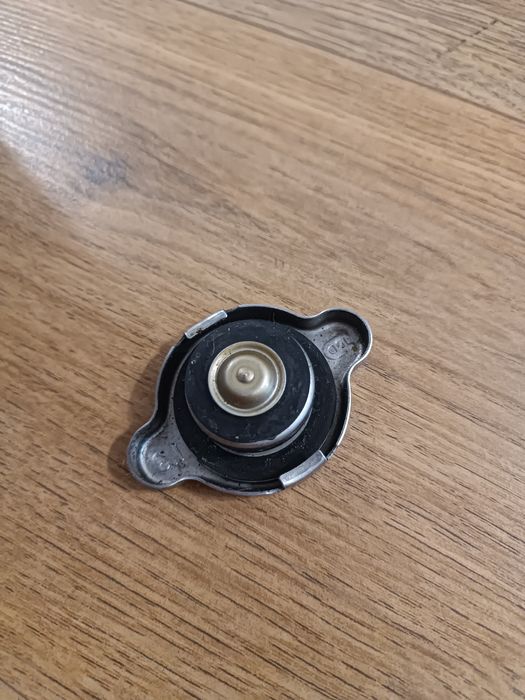 Кришка розширітельного бачка