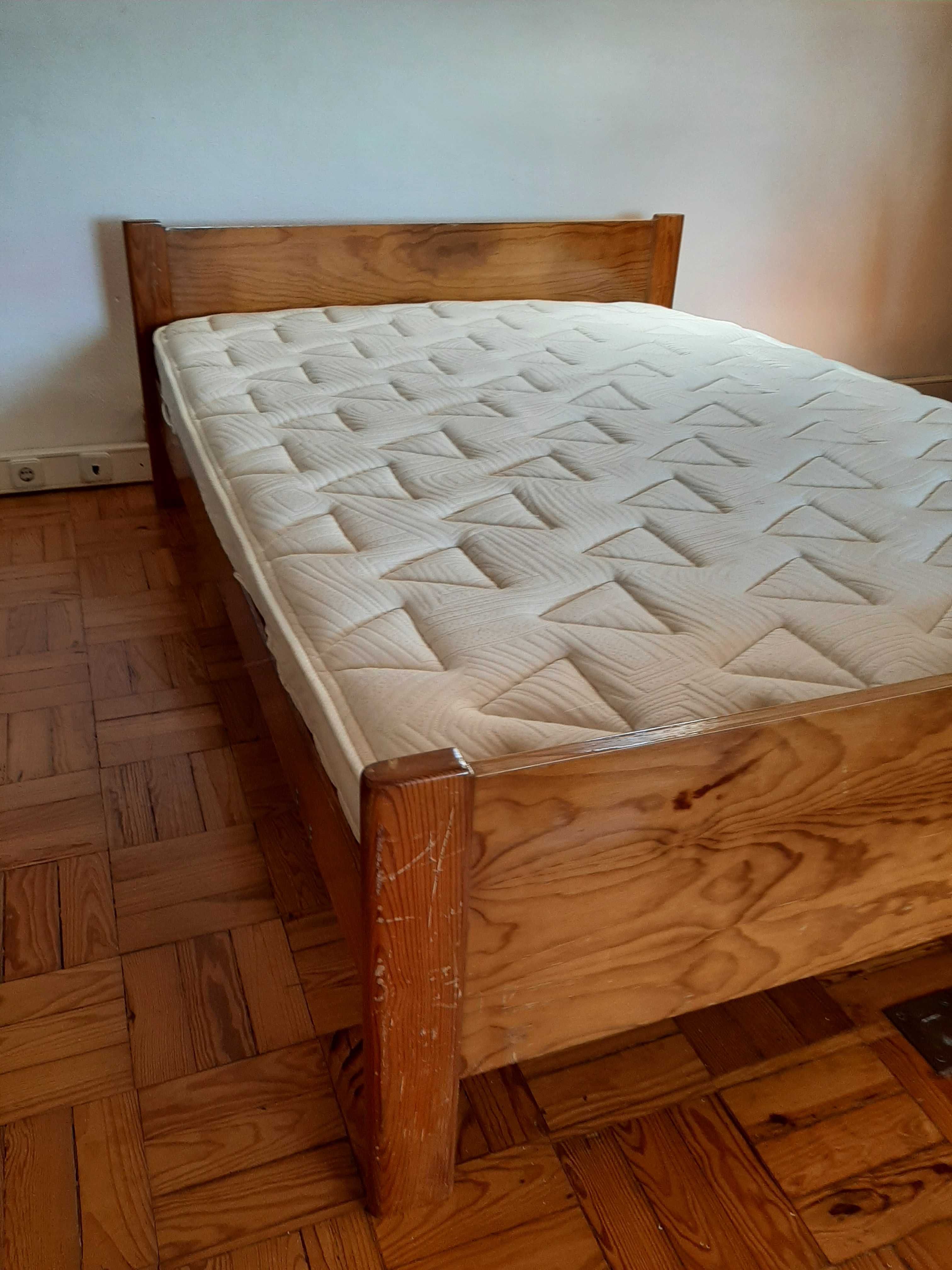 Cama de casal 140x190