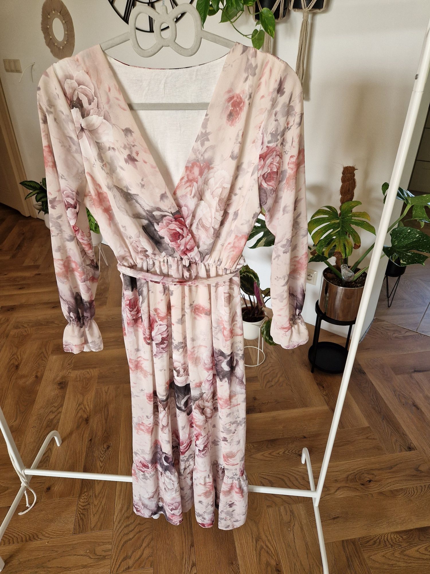 Długa sukienka w kwiaty dollyglamshop