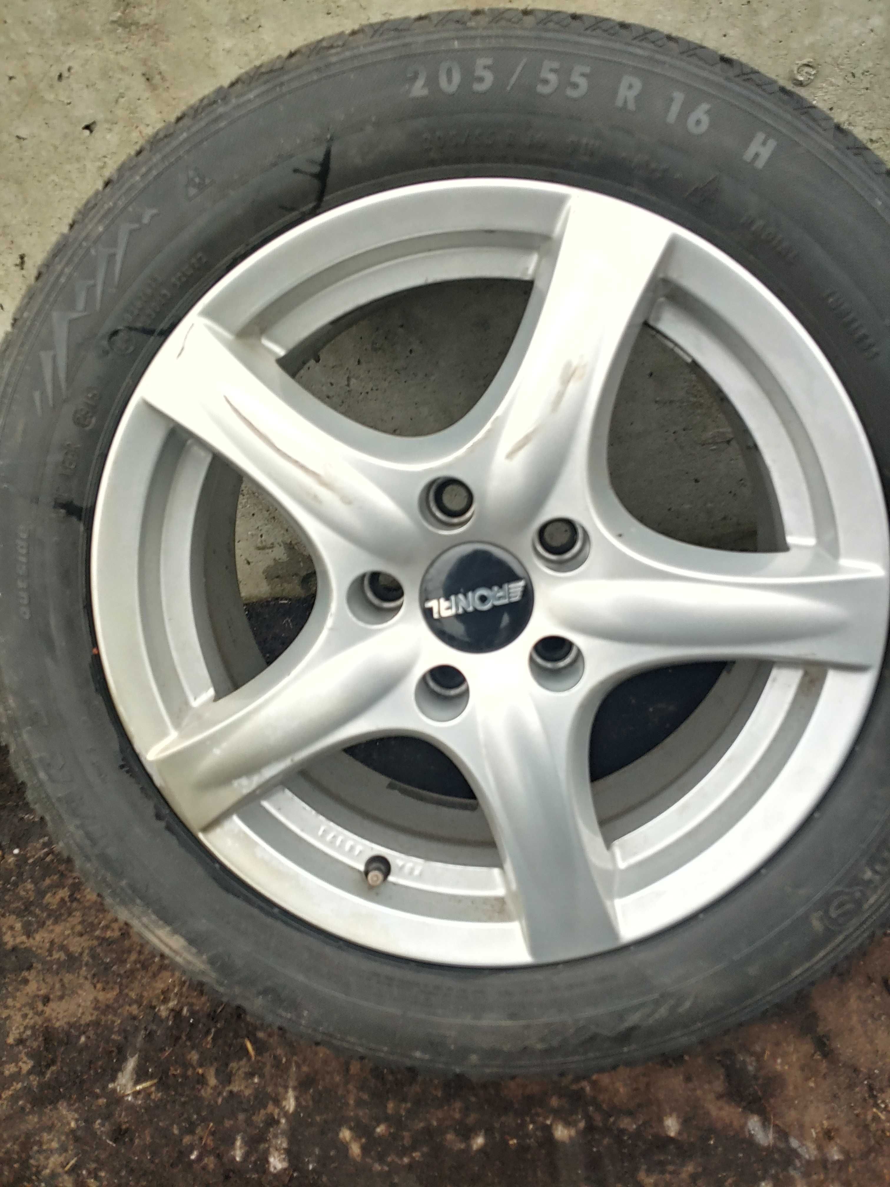 Felgi aluminiowe audi z oponami zimowymi 205 / 55 r16