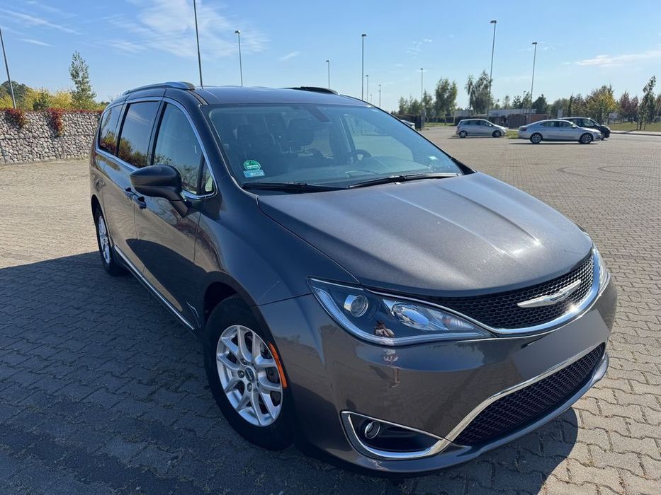 Chrysler Pacifica Tourning+