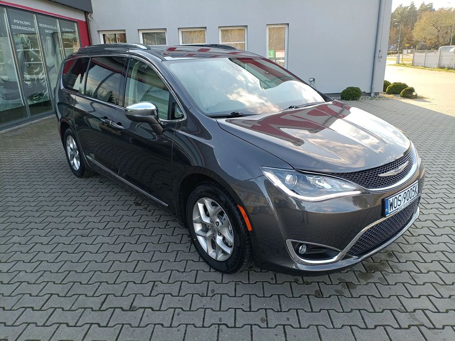 Chrysler Pacifica Limited