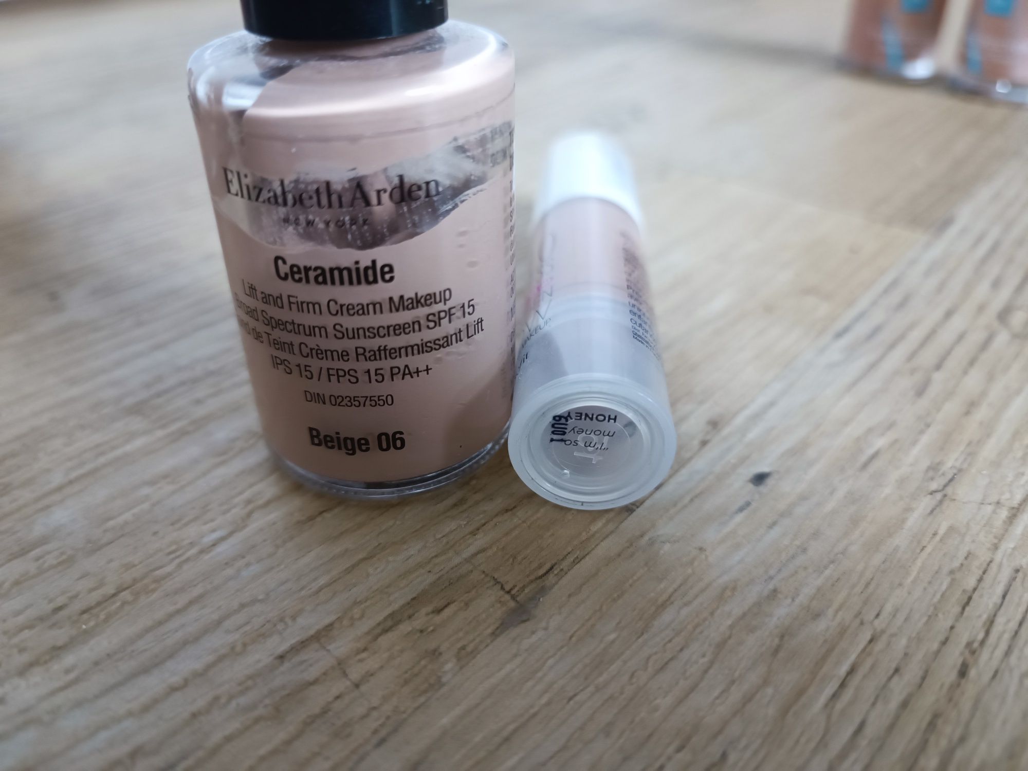 Zestaw podkładów do twarzy benefit marc jacobs yves rocher Arden