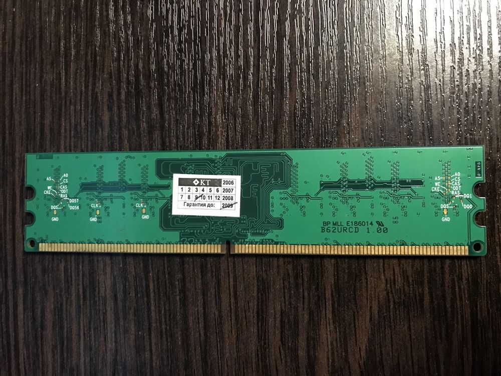 Оперативна памʼять samsung 1GB 2Rx8 PC2 6400U-666-12-E3 та 512MB DDR2