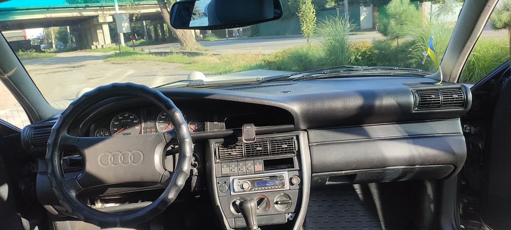 Автомобіль Audi 100c4 2.3