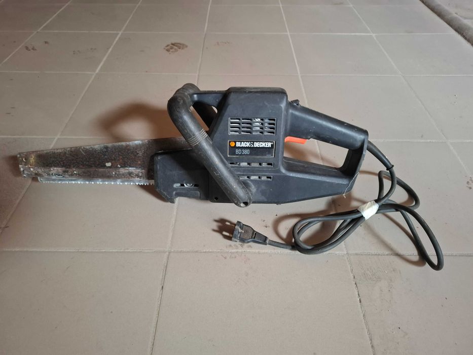Продам шабельну алігаторну пилу Black & Decker бу