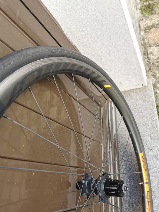 Roda traseira Speedsix 35mm carbono de pinça