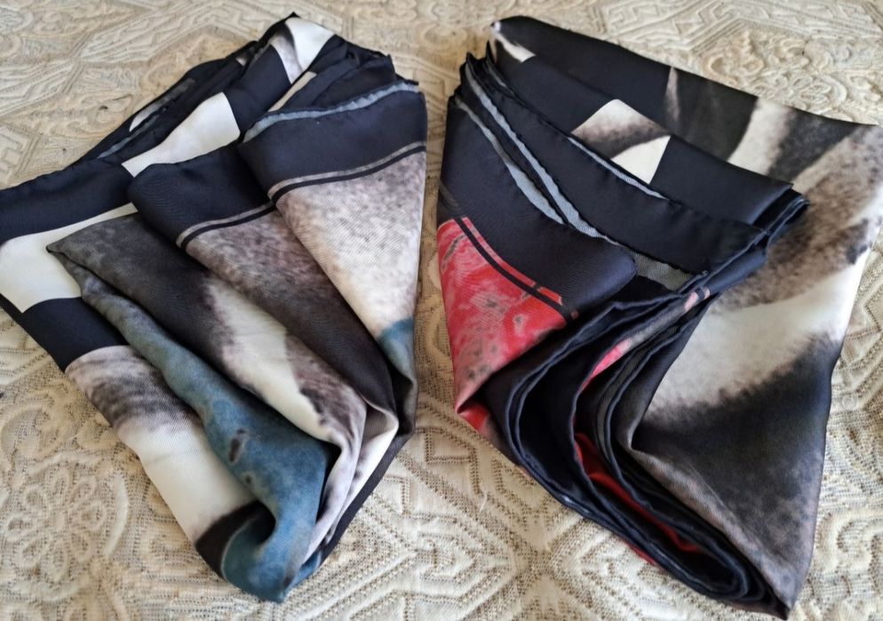 Тонкий платок з натурального шовку відомого бренду Fisba Stoffels.