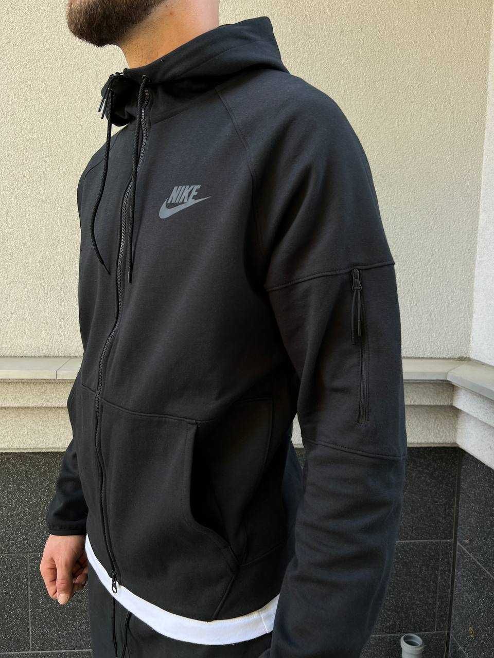 Оригінальний костюм Nike tech  без флісу| Розмір: S ,M, L, XL