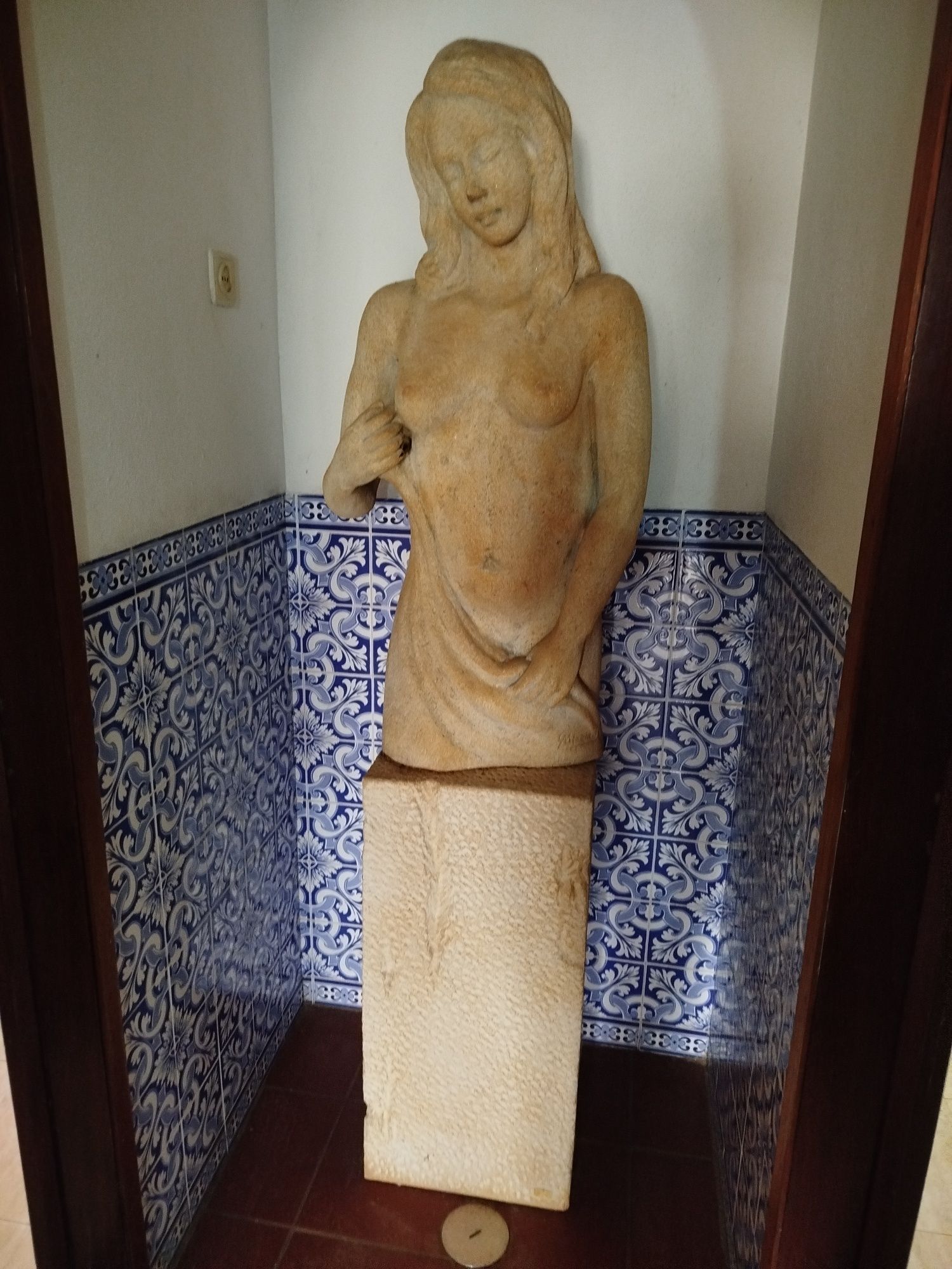 Busto de nulher em pedra 60€