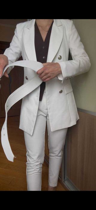 костюм білий на будь яку подію