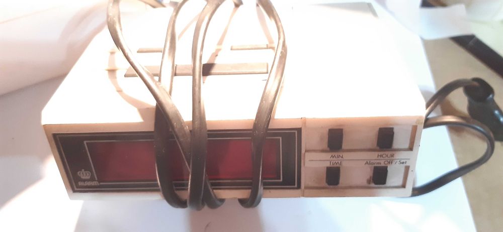 stary zegarek budzik elektroniczny WE-268 Kaufhalle AG Koln