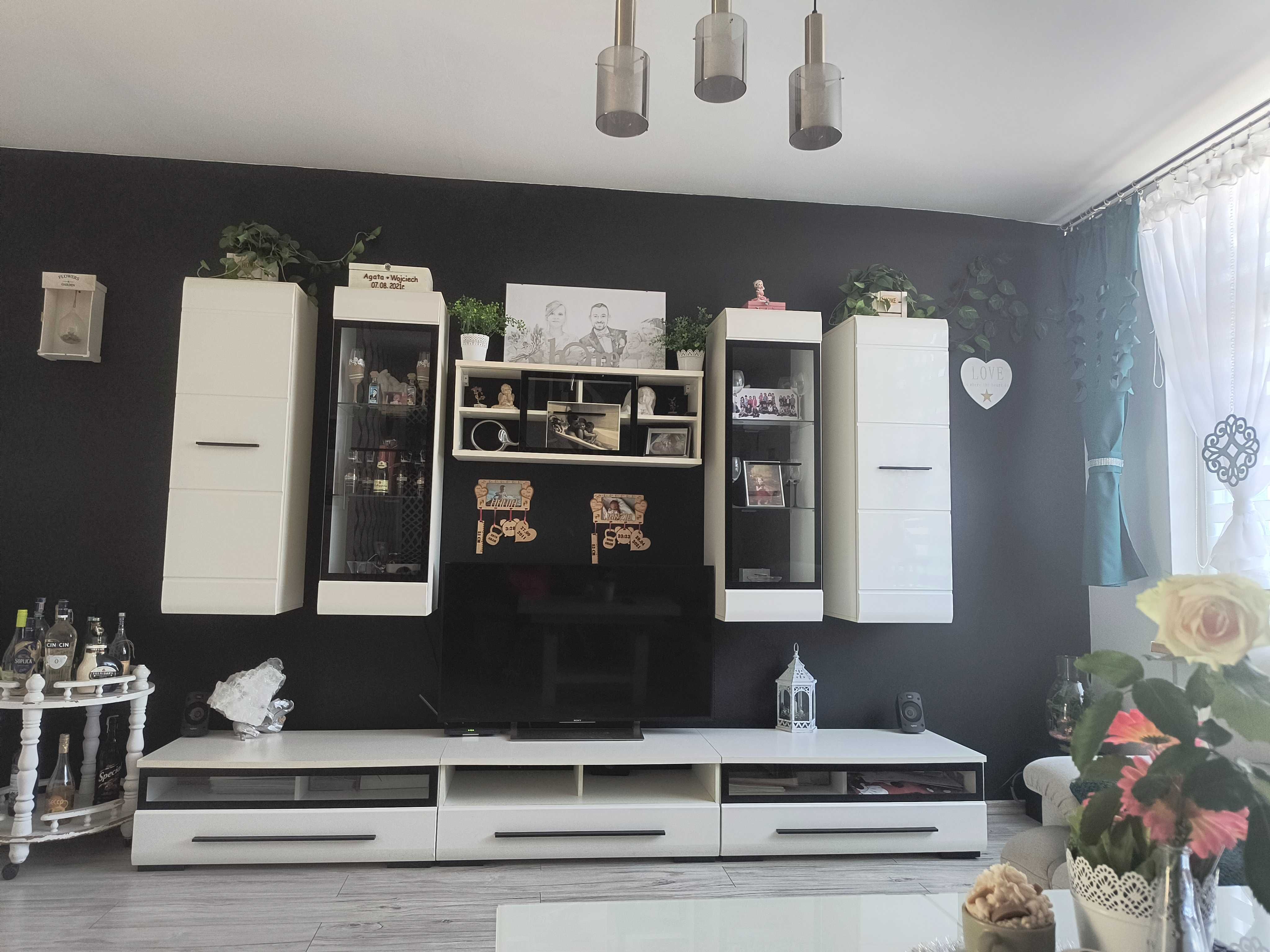 Sprzedam meble plus komodę