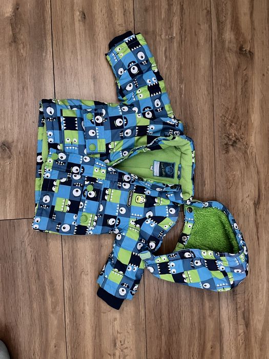 Kurtka zimowa z kapturem 68