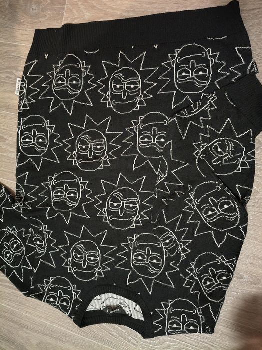 Светр Рік і Морті.