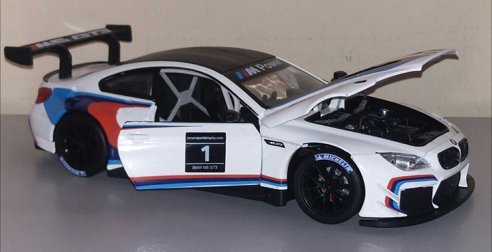 Распродажа BMW M6 GT3 модель 1:24 Автопром. Металл, звук свет