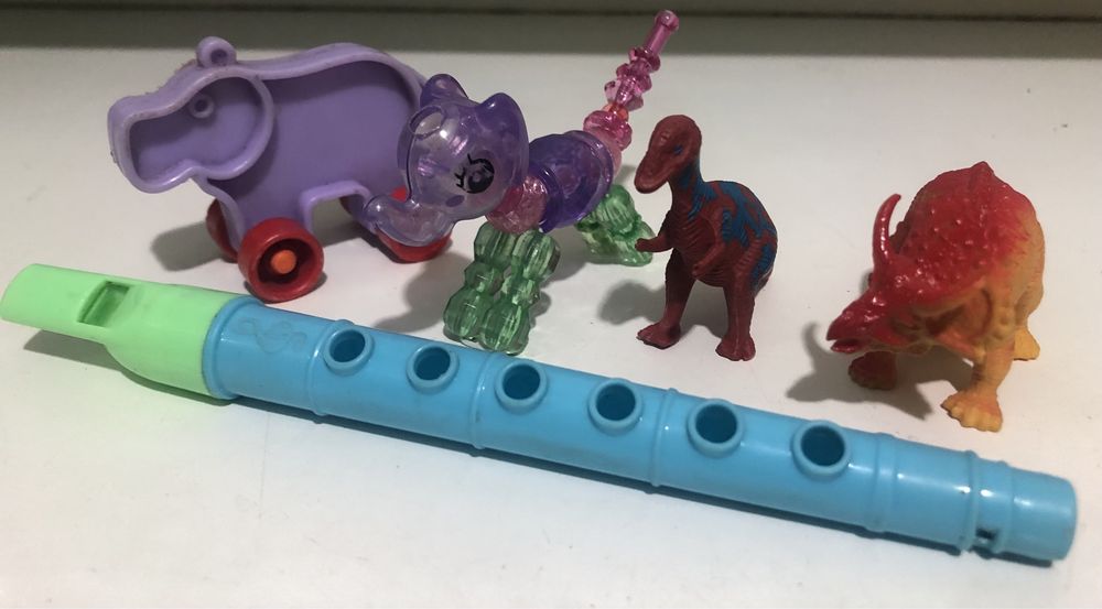 Іграшки, динозаври, трицератопс, аллосаурус, антистрес, бакуган, сімка