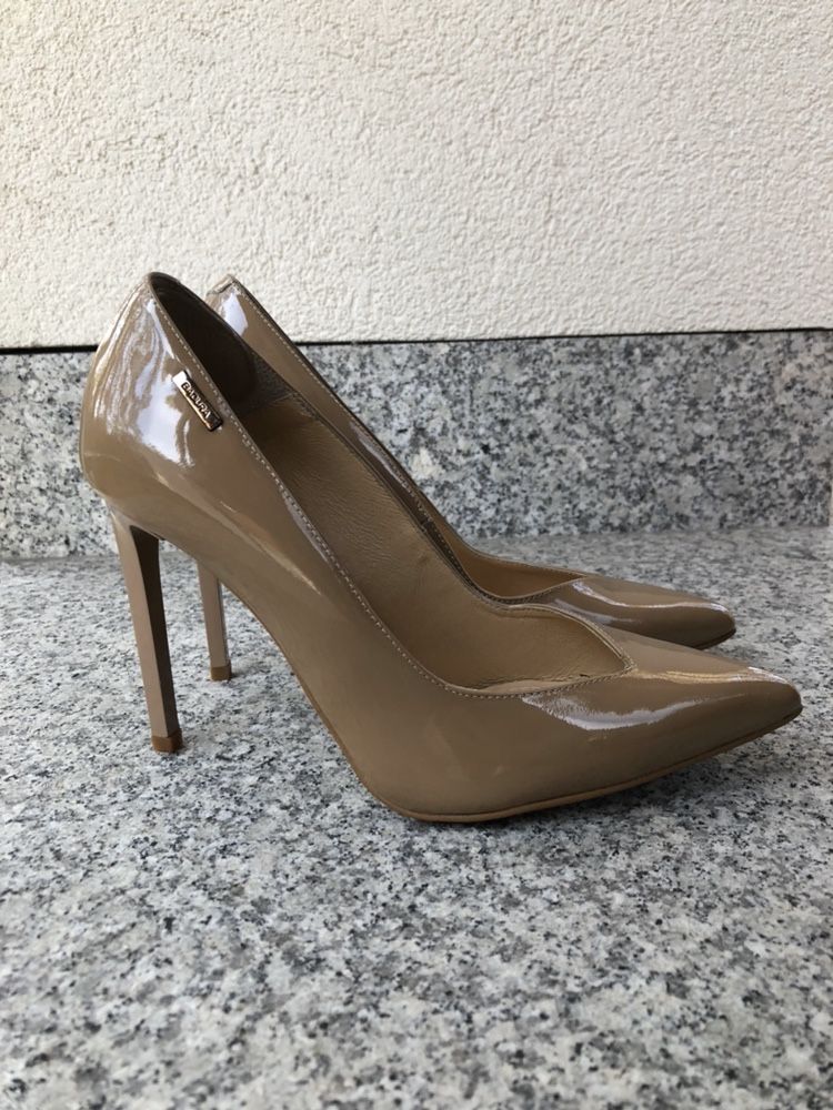 Badura obcasy nude krem beżowe 37