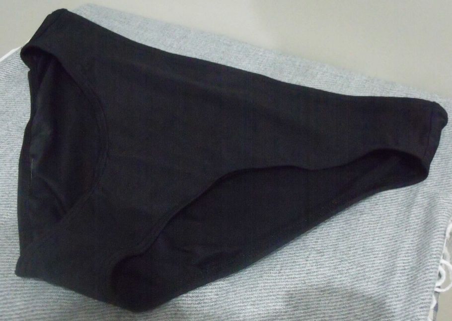 Dół od stroju kąpielowego bikini czarne nowe majtki rozmiar 42