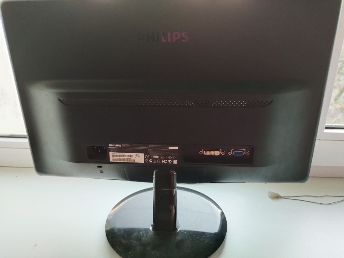 Монитор 18.5" Philips 196V3LSB/00