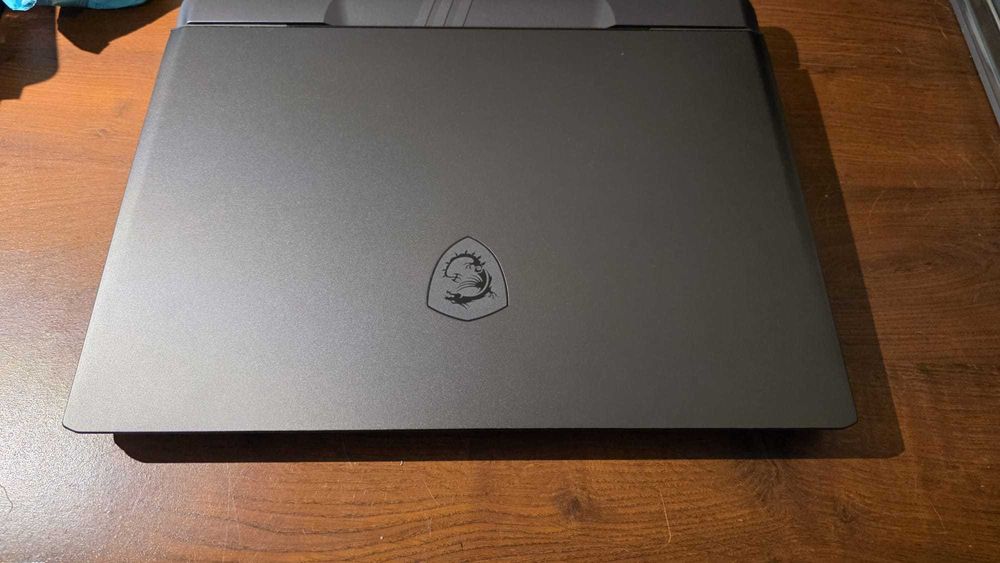 Nowy Laptop dla graczy MSI Vector 16 HX i9 Ultra 32GB RAM 2TB RTX 5070