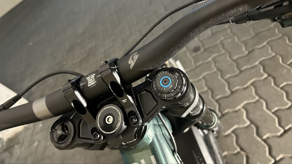 Commencal Supreme DH v5