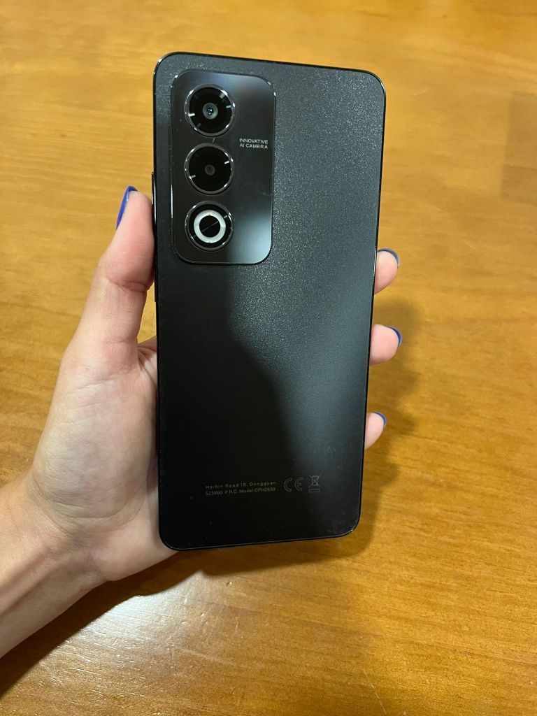 Oppo a80 5G / 256GB