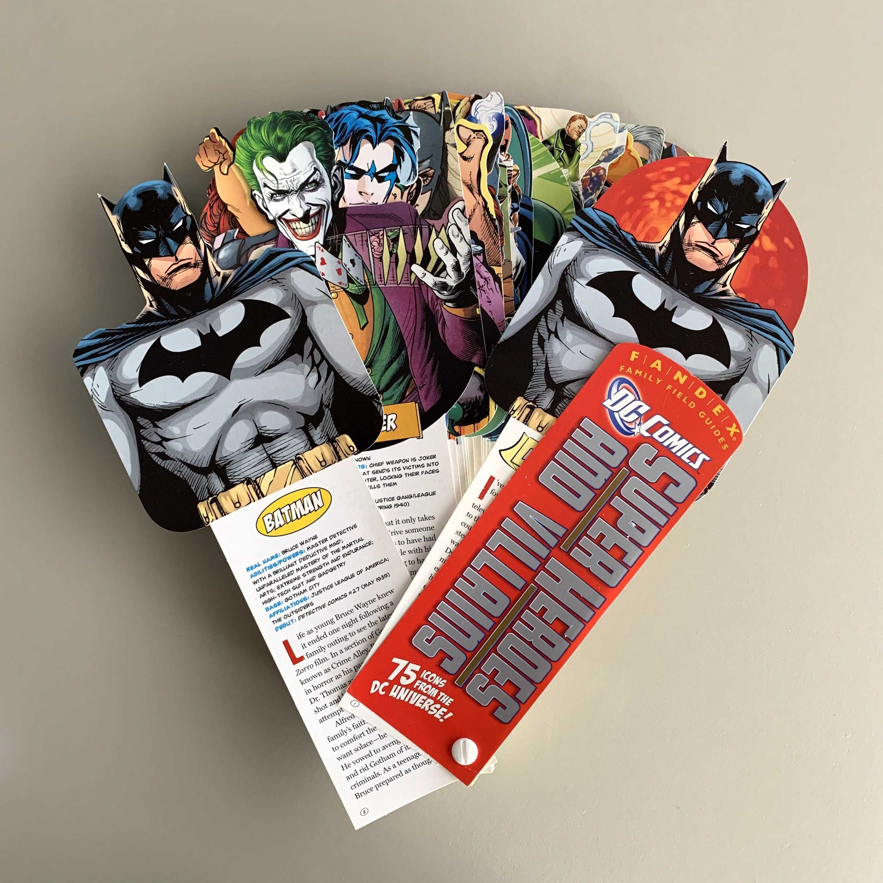 Livro DC Comics Super Heroes and Villans