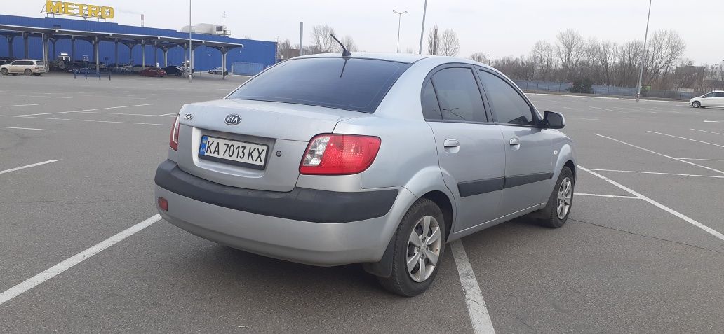 Kia   rio   . Гбо4