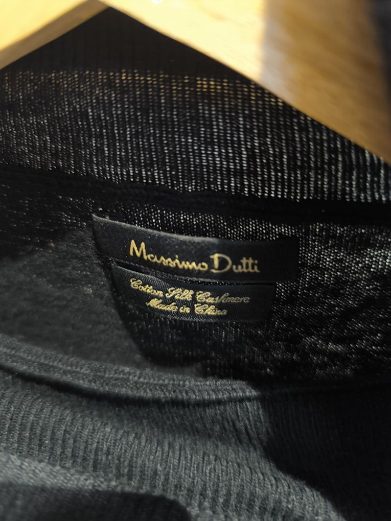 Csmisola gola alta preta Massimo dutti tamanho M