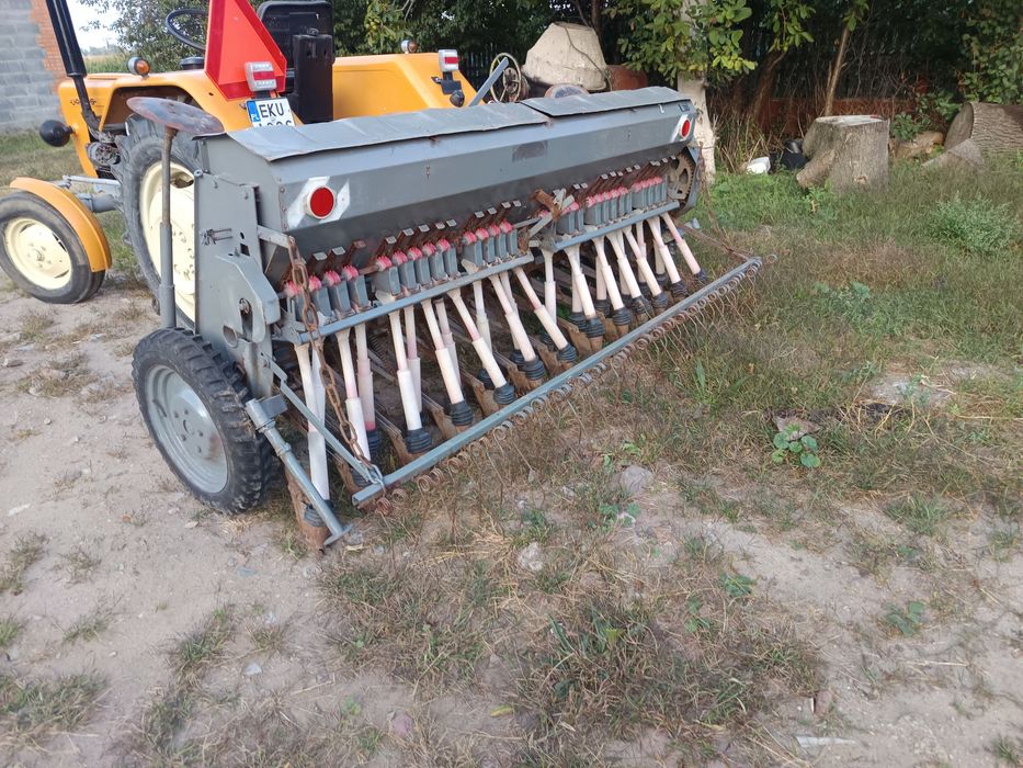 Siewnik zbożowy Poznaniak na docisku sprężynowym. ** w oryginale**