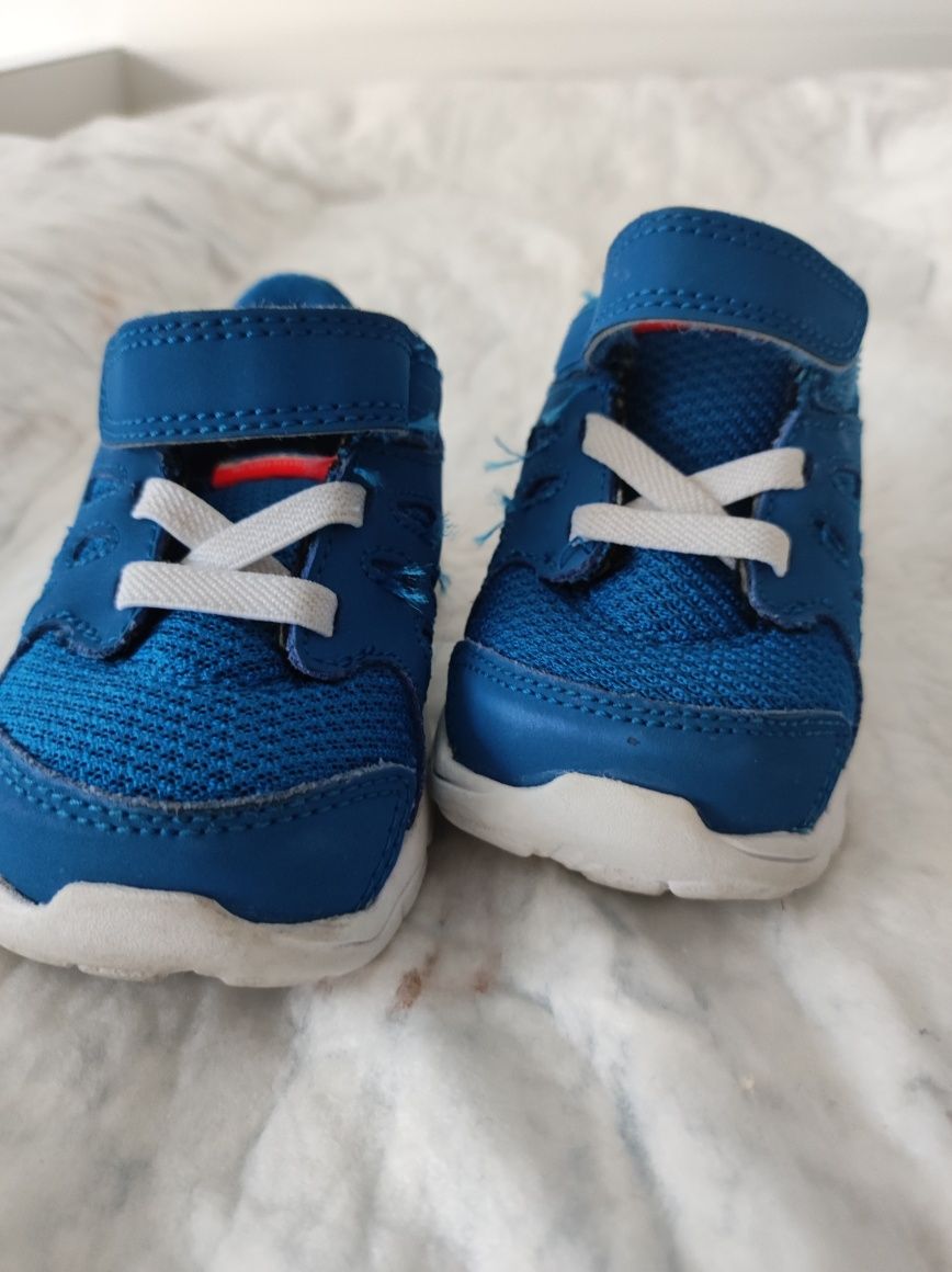 Tênis Nike T19.5