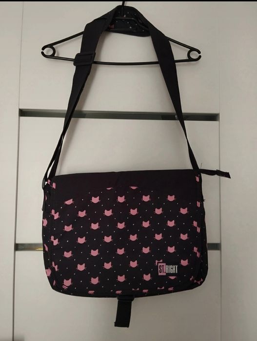 Duża torba na ramię czarna w różowe kotki St.Right