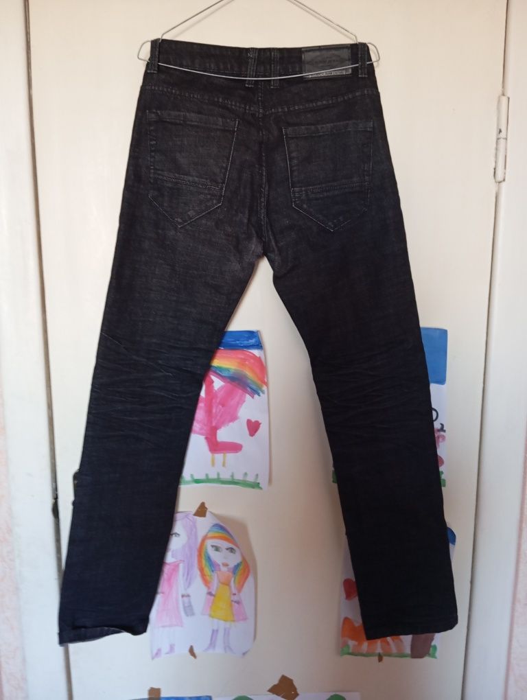 Продам классные джинсы мужские Denim size 30
