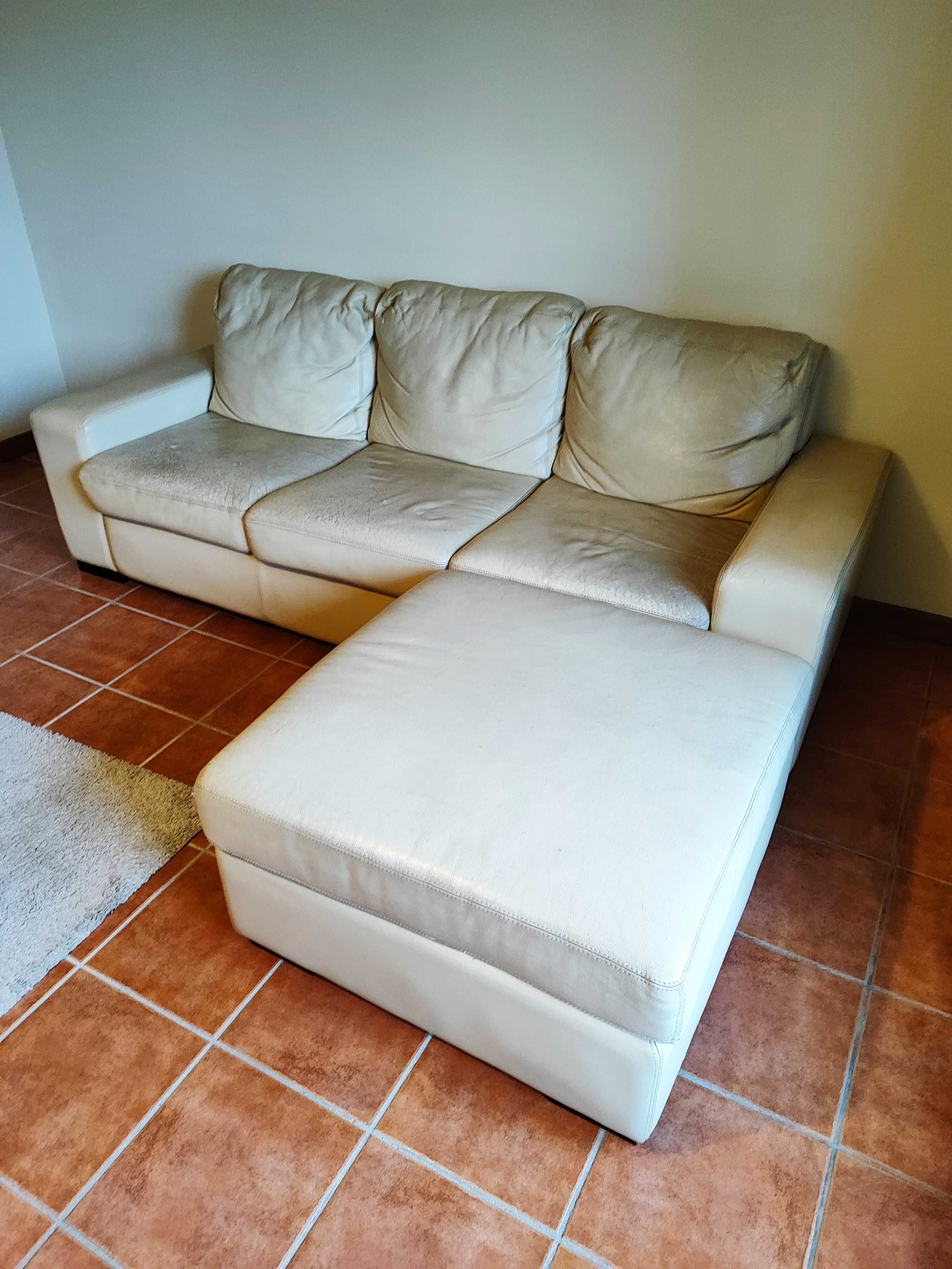 Sofá com chaise longue