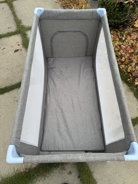 Дитяче ліжечко-манеж Kinderkraft Joy Light Grey.