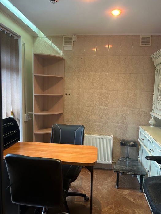 Здам місце в салоні