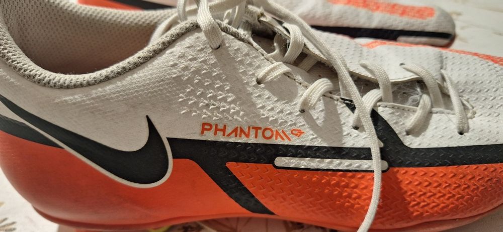 Buty korki piłkarskie